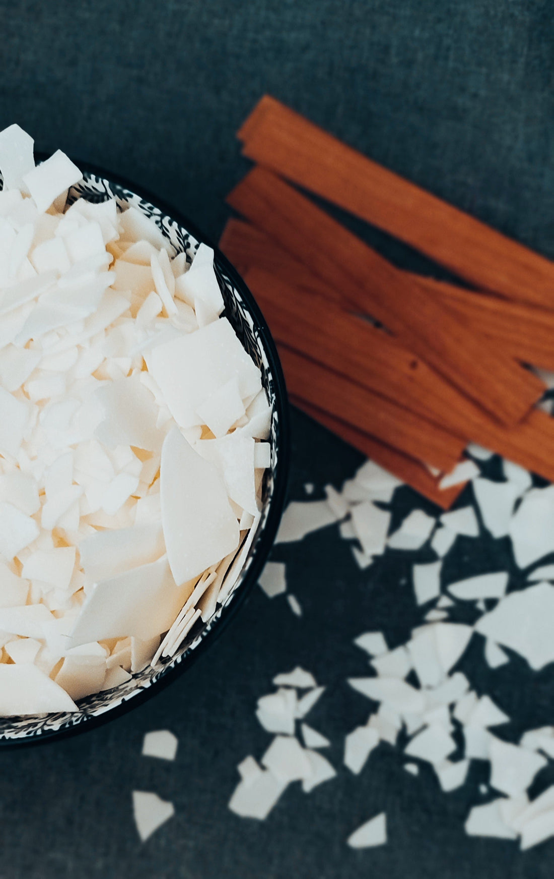 🌿 Natural vs. Paraffin Wax: Why Pay More Once for Quality, Not Three Times for Less