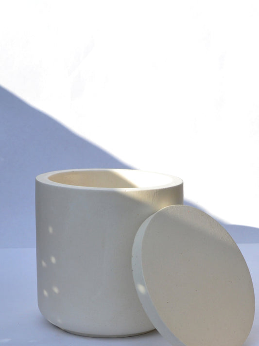 Scented Candle Versa Pot Ghostly white